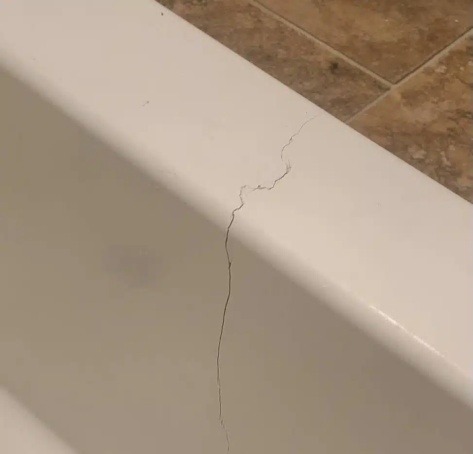 Big crack on acrylic tub